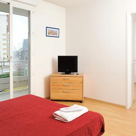 塞祖尔阿菲尔格勒诺布尔马里库里酒店 公寓式酒店