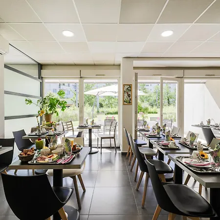 Sejours & Affaires Marie Curie 2*