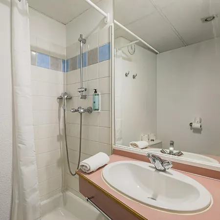 Aparthotel Sejours & Affaires Marie Curie 2*