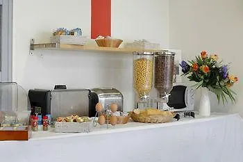 Sejours & Affaires Marie Curie Apart Otel 2*