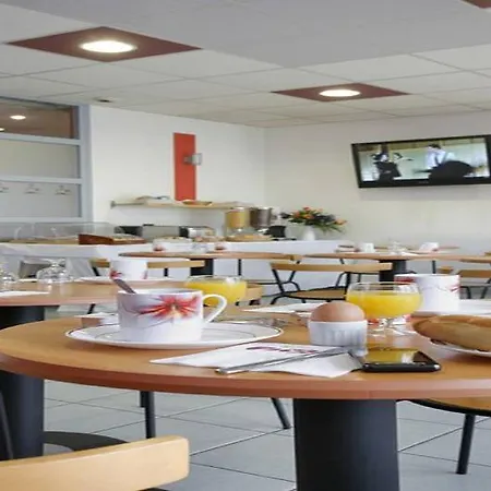 Sejours & Affaires Marie Curie 2* גרנובל