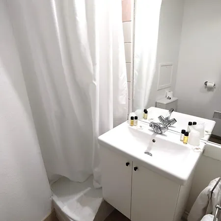 Sejours & Affaires Marie Curie Aparthotel